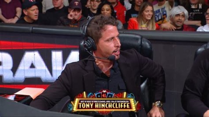 Tony Hinchcliffe's Enigmatic Girlfriend, Sala